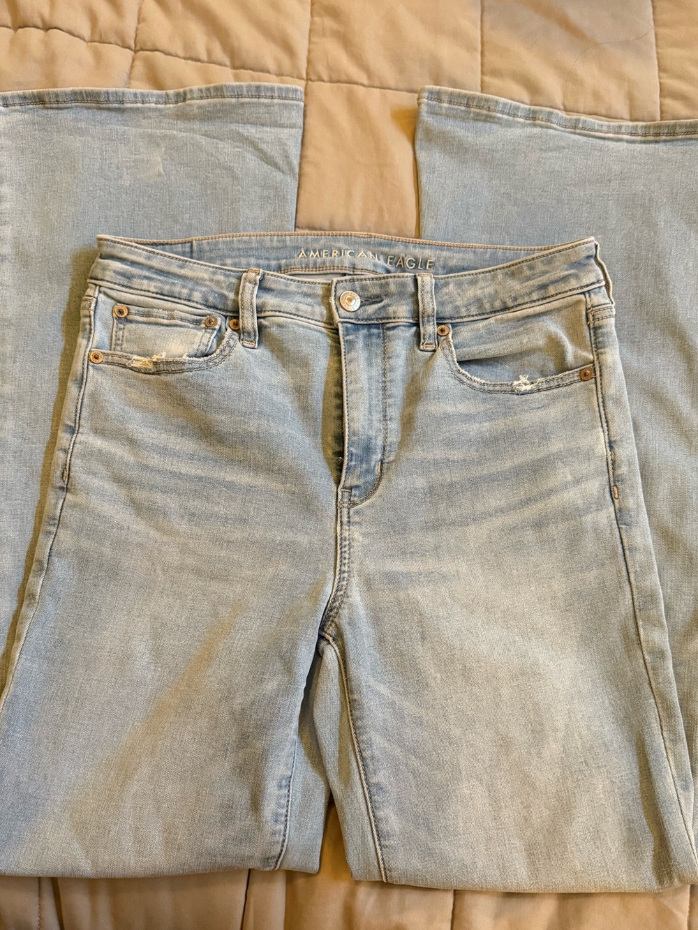 American Eagle Light Wash Straight Jeans Size 8